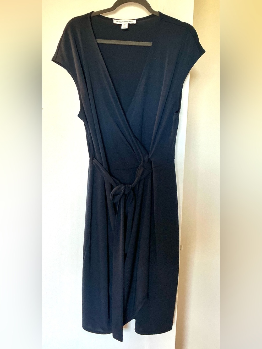 Amazon Essentials navy blue short sleeve wrap dress. Size XL.